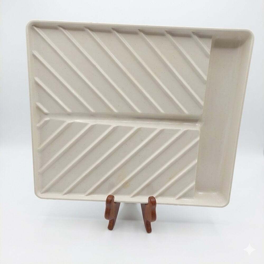 Nordic Ware 60150 Microwaveable Slanted Bacon Tray & Food Defroster, White